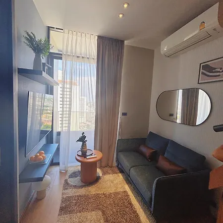 Tonglor Ekkamai Sky Pool & Gym 1Br Free Airport Pick Up 아파트